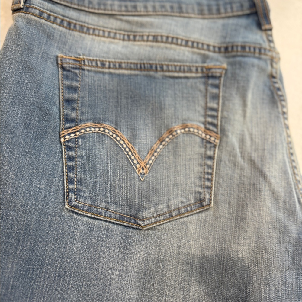 NWT Levi's 515 Women’s Boot Cut Blue Jeans size 16M/33